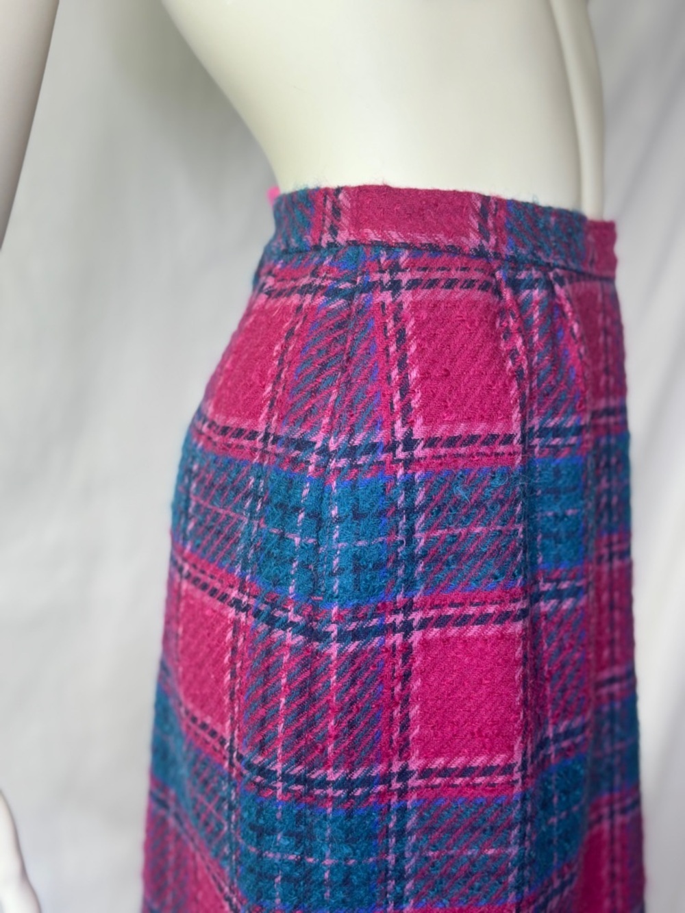 RARE Vintage Pendleton Classic Plaid Wool Blend Pencil Skirt in Fuchsia and Teal - Picture 7 of 11